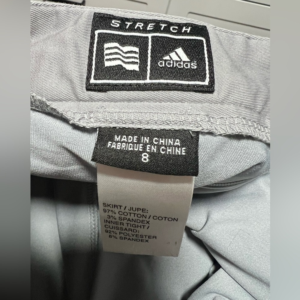Adidas stretch skorts shorts. Back zipper - Picture 7 of 8